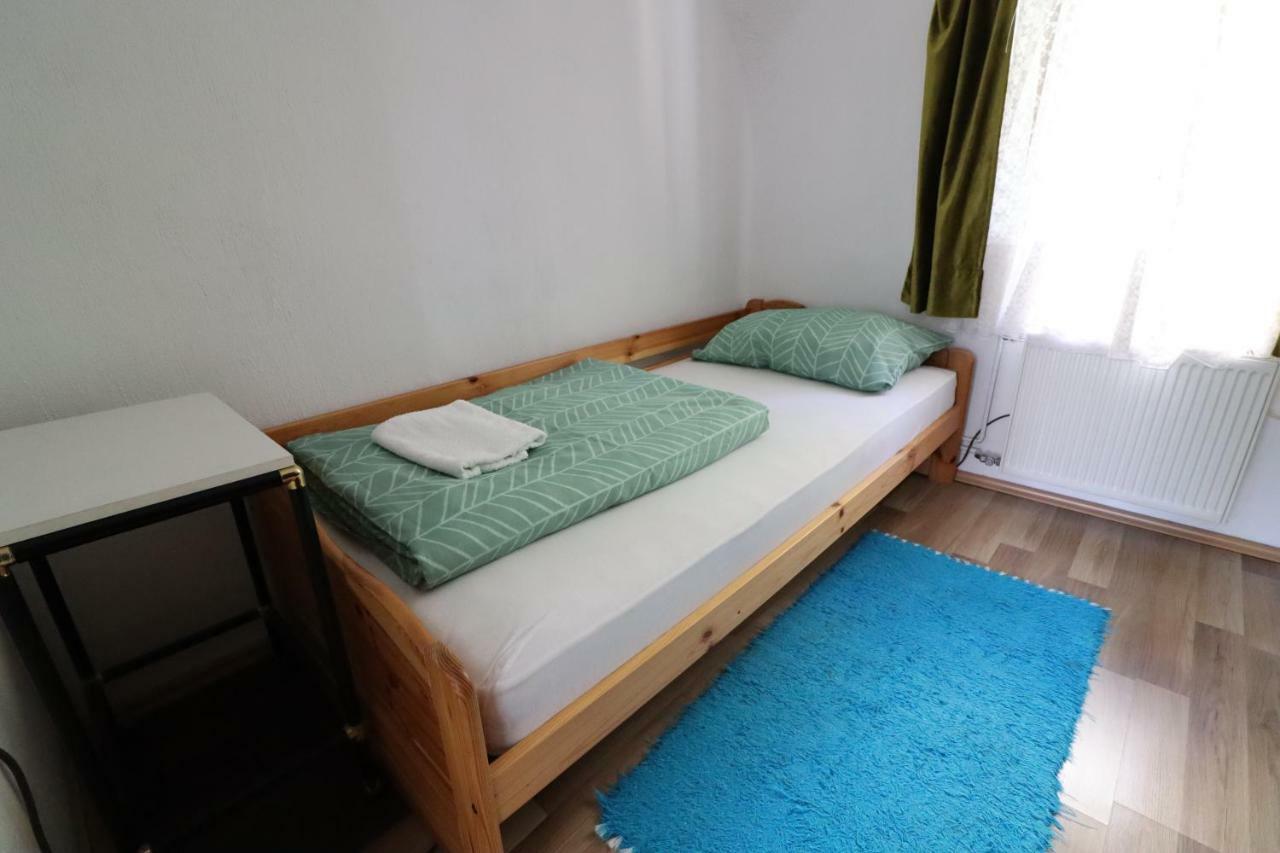 Guesthouse Veles Slovenska Bistrica Εξωτερικό φωτογραφία